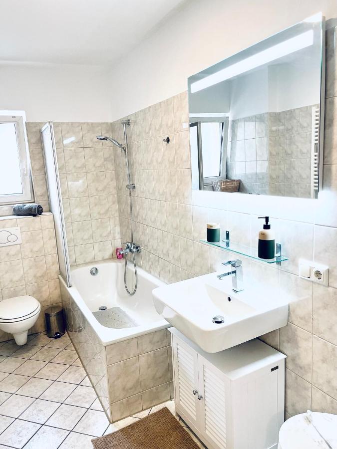 Modernes 3 Zimmer Apartment - Luise- Mit Wlan, Balkon Und Smart-Tv In City-Nahe! Эрфурт Экстерьер фото