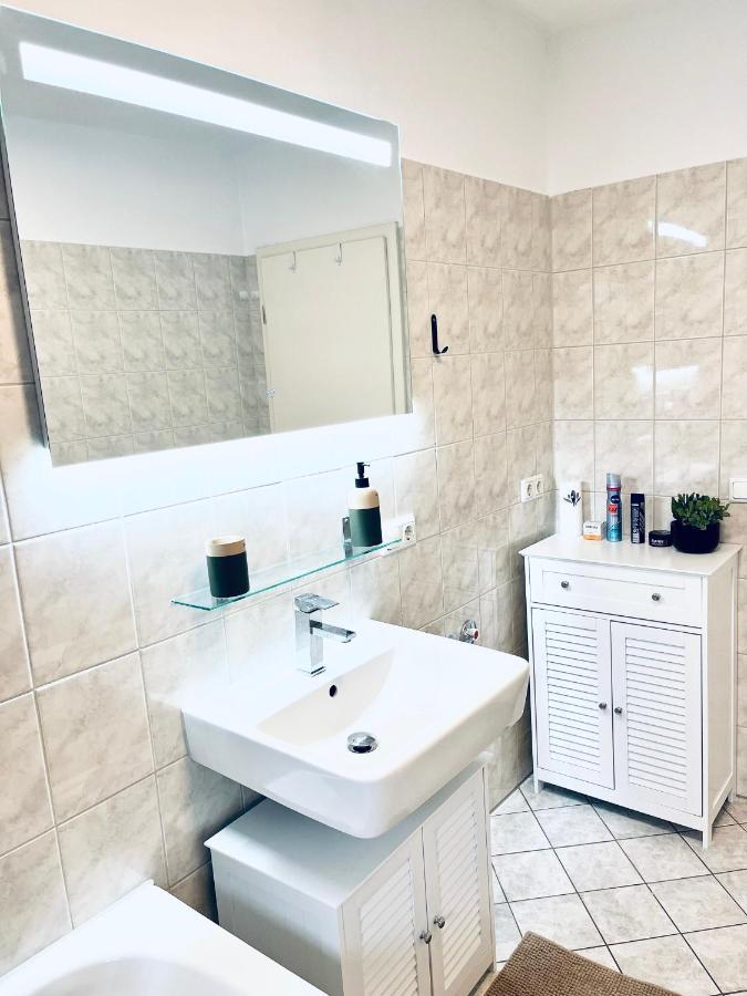 Modernes 3 Zimmer Apartment - Luise- Mit Wlan, Balkon Und Smart-Tv In City-Nahe! Эрфурт Экстерьер фото